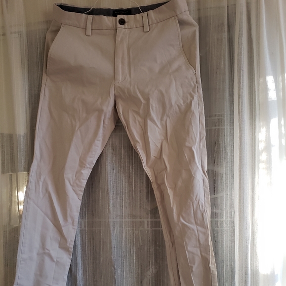 Banana Republic White Chino Pants - Picture 2 of 2